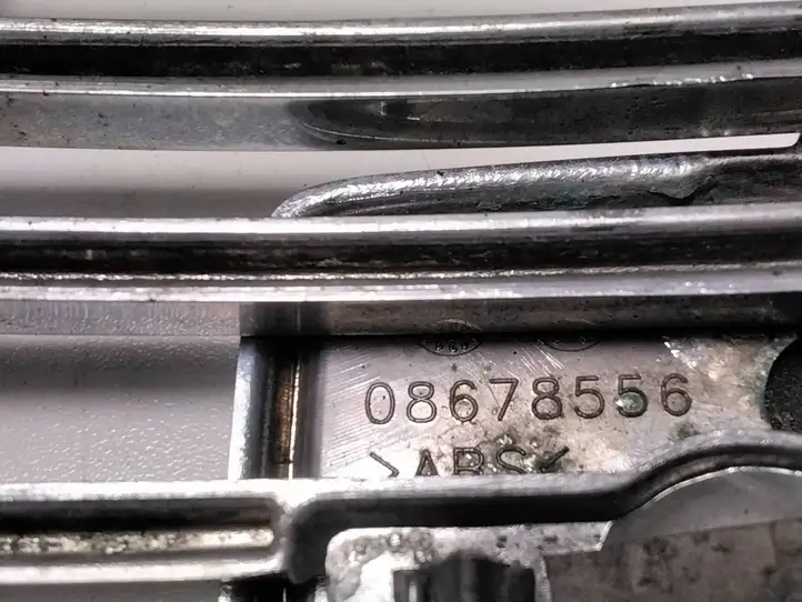 Volvo V50 (2004 - 2008) 08678556 Передняя решетка — фото 2