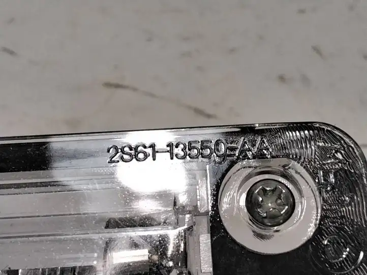 Ford Focus (2005 - 2008) 2S6113550AA Подсветка номера — фото 3