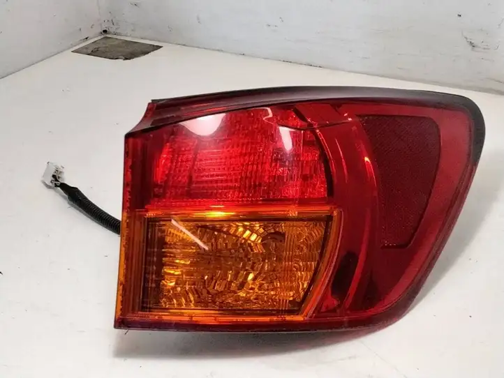 Lexus IS 220D-250-350 (2005 - 2010) Задний фонарь в кузове — фото 1