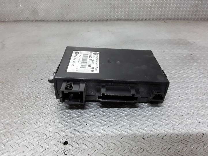 Volkswagen Touran I (2003 - 2010)  8E0907383 Блок управления крюка для прицепа