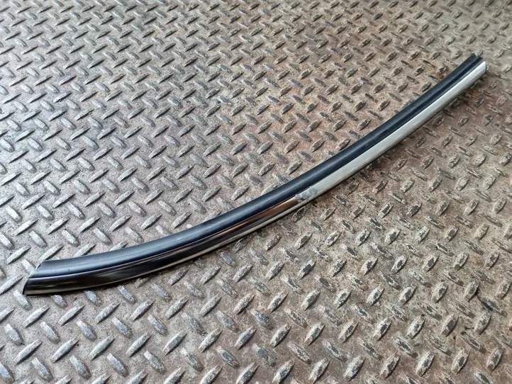 Mini One Cooper F56 F55 (2012 - 2022) 7322527 Облицовка заднего бокового стекла — фото 1