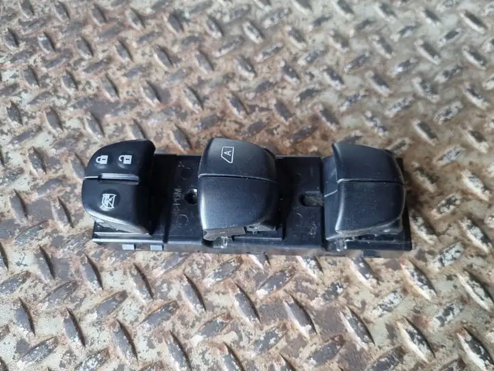 Nissan Juke I F15 (2010 - 2018) 254011KK5E Блок кнопок стеклоподъемников — фото 1