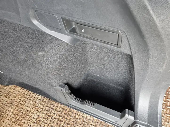 Volkswagen Tiguan Allspace (2017 - ) 5NN867034E Боковая обшивка багажника — фото 3