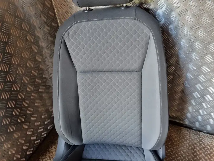 Volkswagen Tiguan Allspace (2017 - ) Переднее сиденье пассажира — фото 2