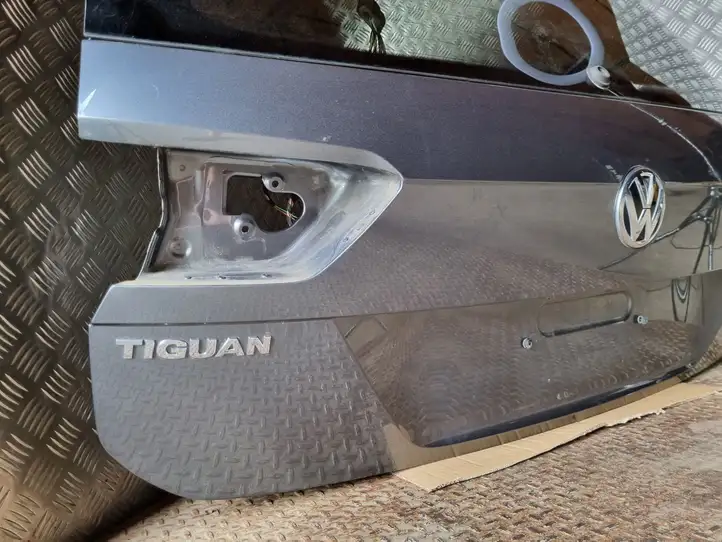 Volkswagen Tiguan Allspace (2017 - ) Крышка багажника — фото 2