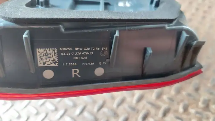BMW 5 G30 G31 (2016 - ) 7376476 Задний фонарь в крышке багажника — фото 2