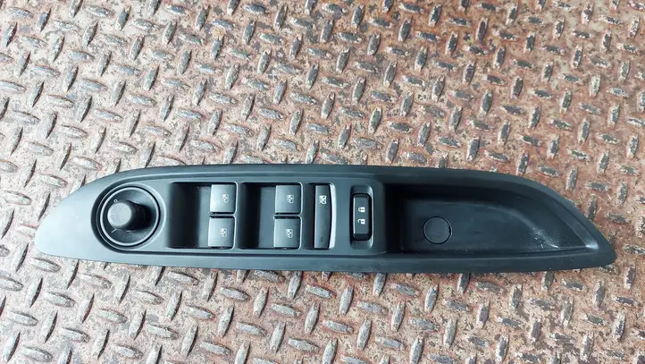 Buick Encore II (2019 - ) 95025518 Кнопка стеклоподъемников — фото 1