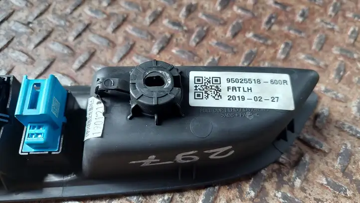 Buick Encore II (2019 - ) 95025518 Кнопка стеклоподъемников — фото 4
