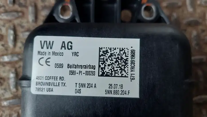 Volkswagen Tiguan Allspace (2017 - ) 5NN880204F Подушка безопасности пассажира — фото 2