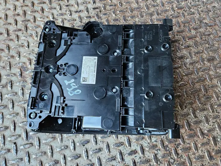 Mercedes-Benz A W177 (2018 - ) A0009001524 Передняя подсветка — фото 4