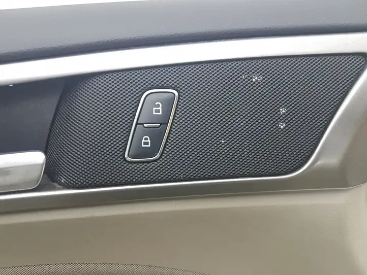 Ford Fusion II (2013 - ) HS7314E073BA Обшивка передней двери — фото 5