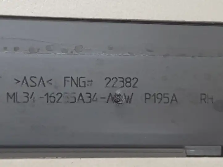 Ford F150 (2020 - ) ML3416255A34 Накладка стекла задней двери — фото 3