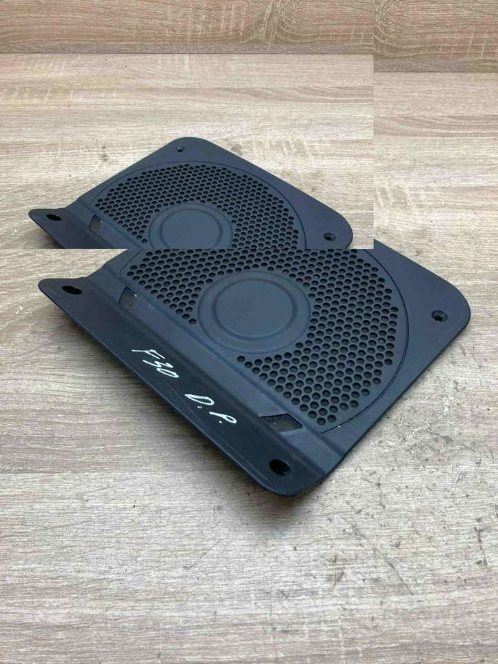 BMW 3 F30 F35 F31 (2012 - 2018)  9227819 Сабвуферная решетка