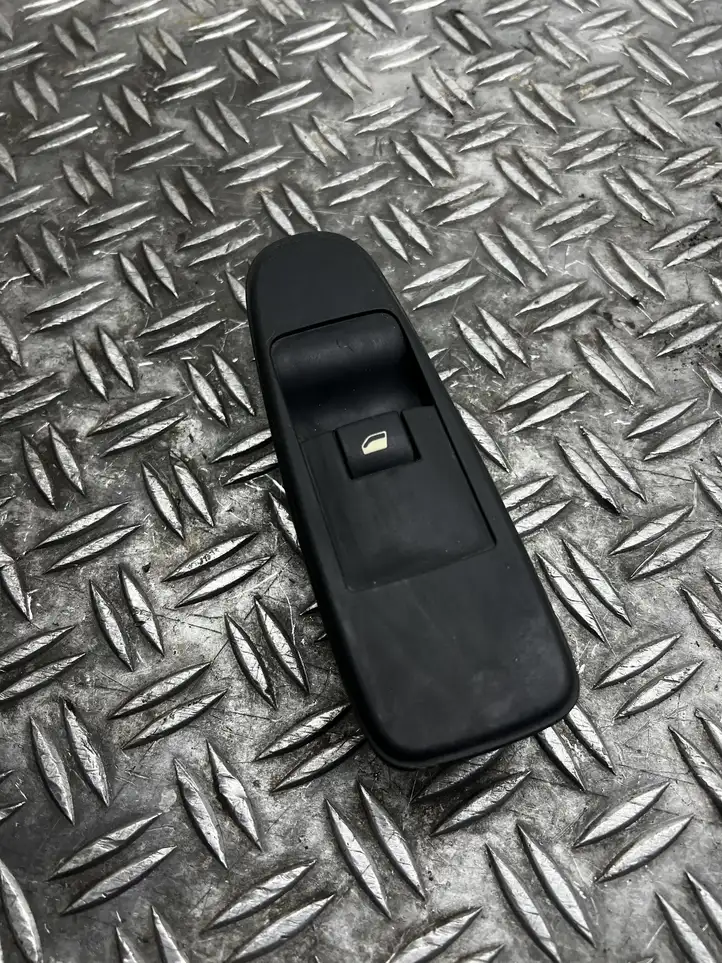 Citroen C4 I Picasso (2006 - 2013) Кнопка стеклоподъемников — фото 4