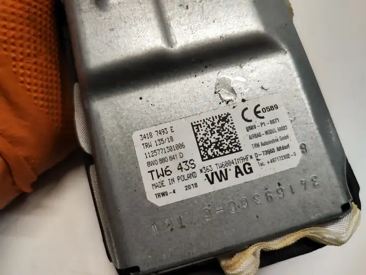 Audi A4 S4 B9 (2015 - 2019) 8W0880841D Коленная подушка безопасности — фото 3
