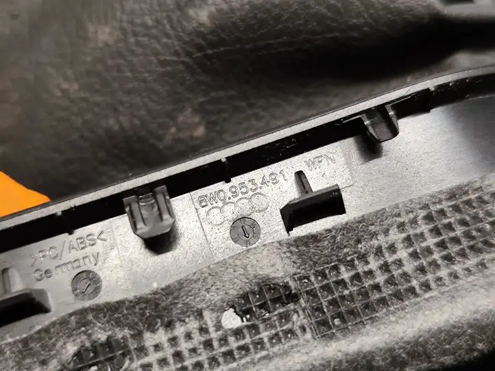 Audi A4 S4 B9 (2015 - 2019) 8W0953491 Обшивка рулевой колонки — фото 6