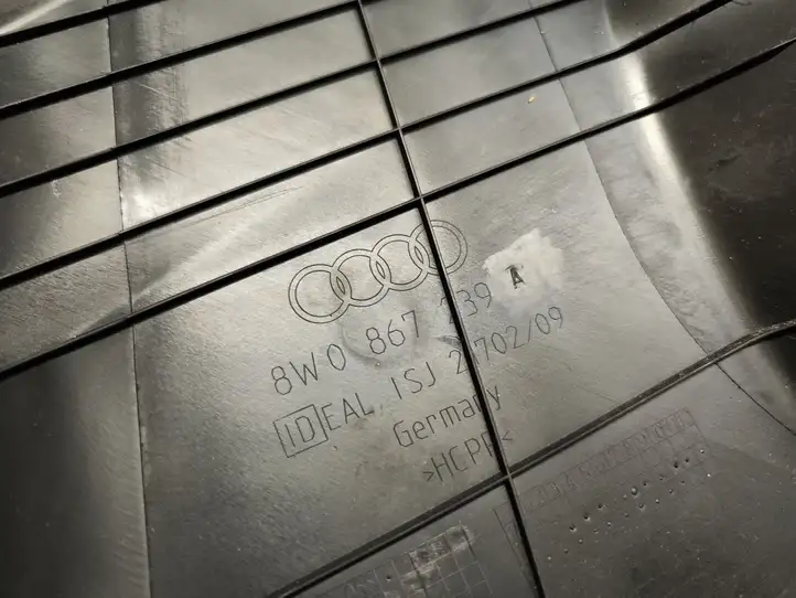 Audi A4 S4 B9 (2015 - 2019) 8W0867239A Нижняя обшивка стойки B — фото 4