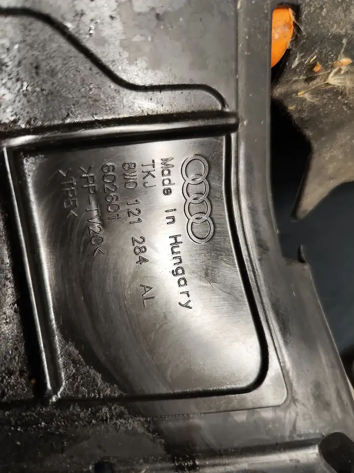 Audi A4 S4 B9 (2015 - 2019) 8W0121284 Дефлектор воздуха — фото 4