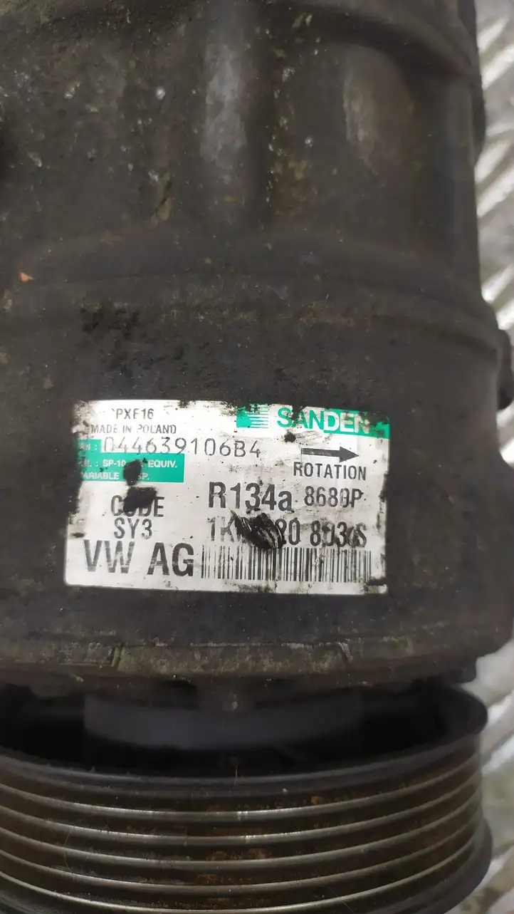 Volkswagen PASSAT B6 (2005 - 2010) 1K0820803S Компрессор (насос) кондиционера воздуха — фото 2