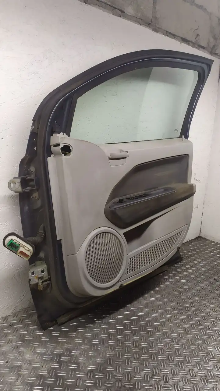 Dodge Caliber (2006 - 2012) Дверь — фото 7