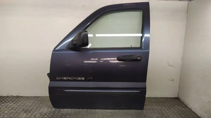 Jeep Cherokee (2001 - 2007) Дверь — фото 1