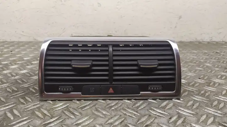 Audi Q7 4L (2005 - 2009) 4L0820951 Центральный воздушный дефлектор — фото 1