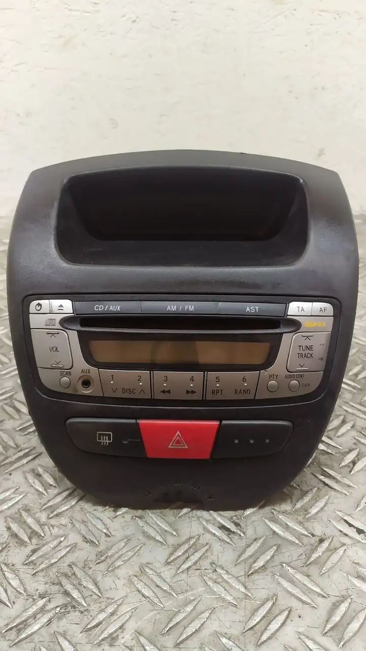 Toyota Aygo AB10 (2005 - 2008) MGCFA00088D Магнитола / мультимедийная система — фото 1