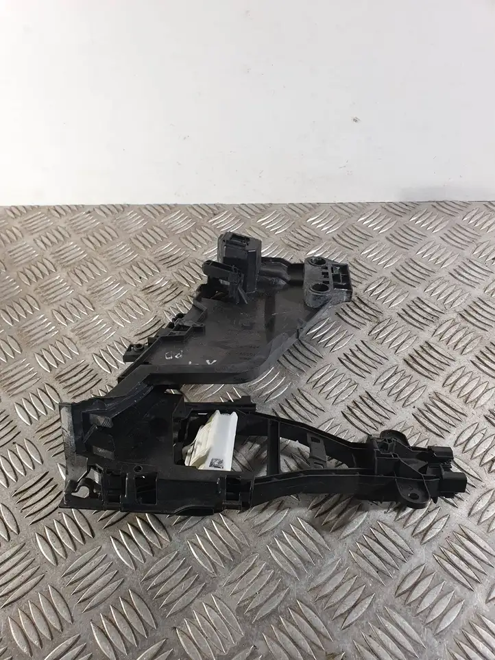 Volvo XC40 (2017 - ) 30747094 Крепление наружной ручки передней двери — фото 3