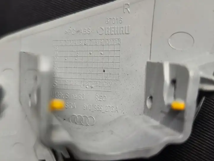 Audi A3/S3 8Y (2020 - ) 8Y0955276A Крышка омывателя фар — фото 4