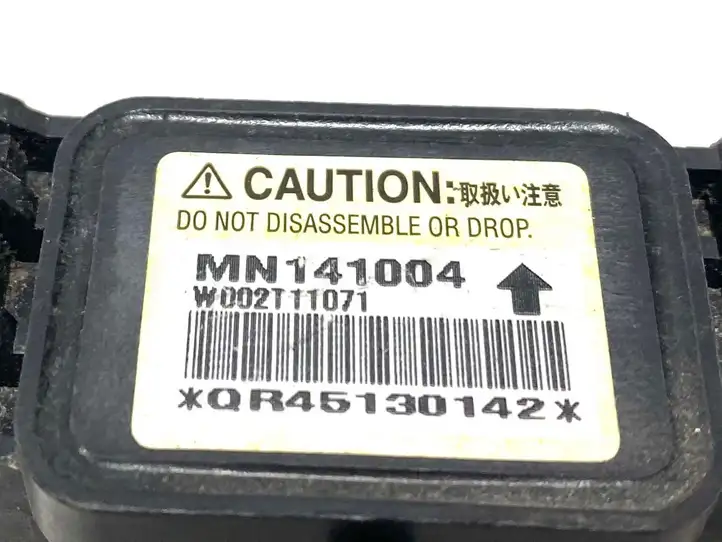 Mitsubishi Grandis (2003 - 2012) MN141004 Датчик удара SRS — фото 3