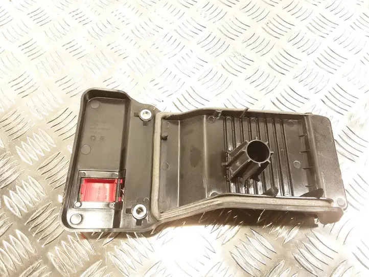 Volvo S90, V90 (2016 - 2020) 31651455 Крышка ящика аккумулятора — фото 2