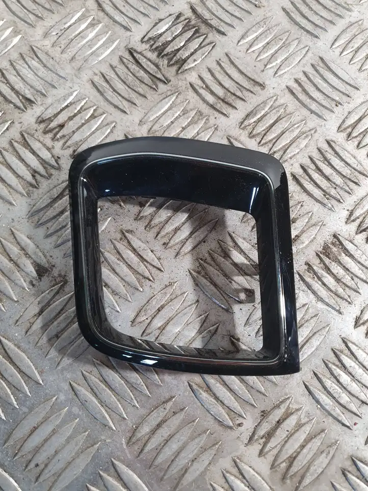 Volvo XC60 (2017 - ) 31417713 Прочие детали салона — фото 1