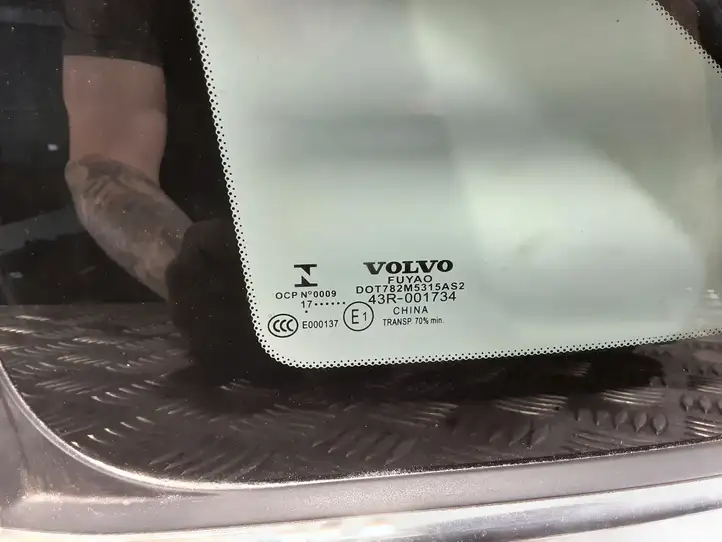 Volvo S90, V90 (2016 - 2020) 31689018 Заднее боковое стекло — фото 2