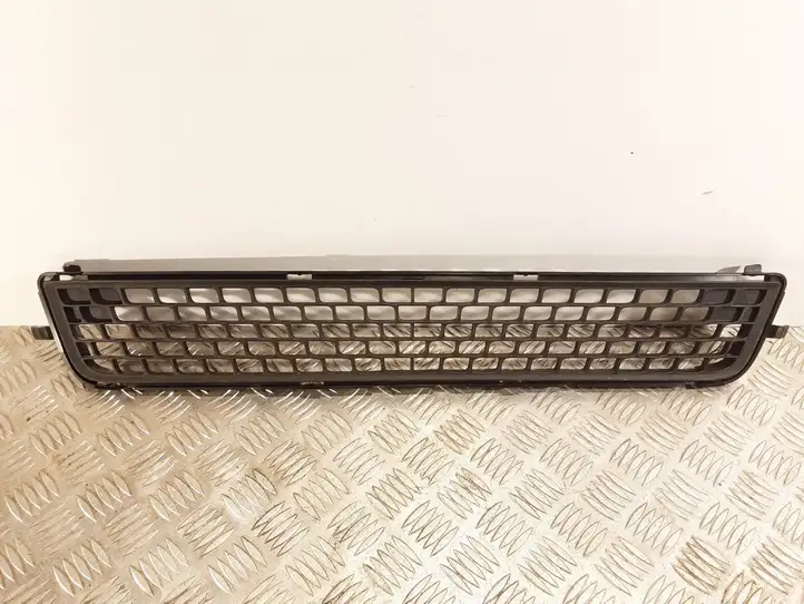 Volvo V70 (2007 - 2013) 30763113 Нижняя решетка переднего бампера — фото 1