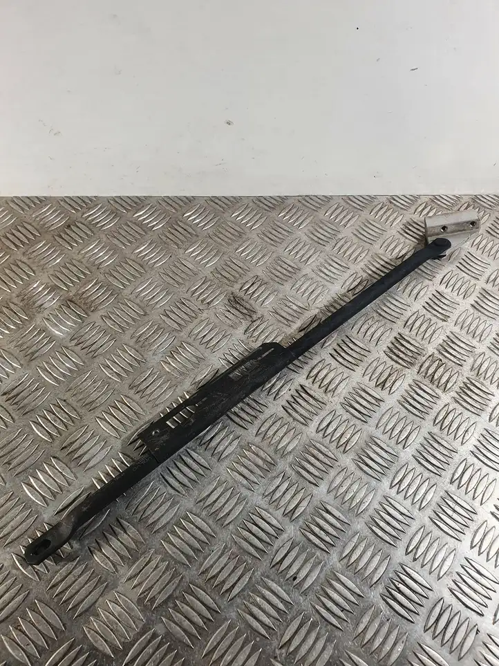 Volvo XC60 (2017 - ) 31551561 Кронштейн панели радиатора — фото 1