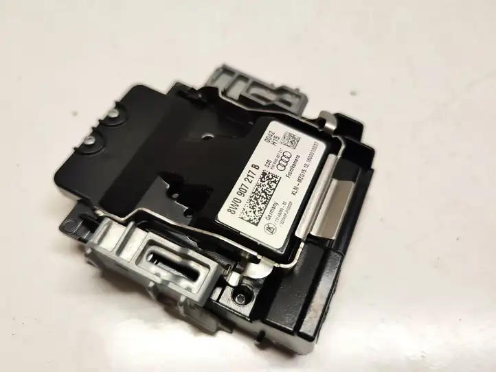 Audi A4 S4 B9 (2015 - 2019) 8W0907217B Камера в лобовом стекле — фото 3