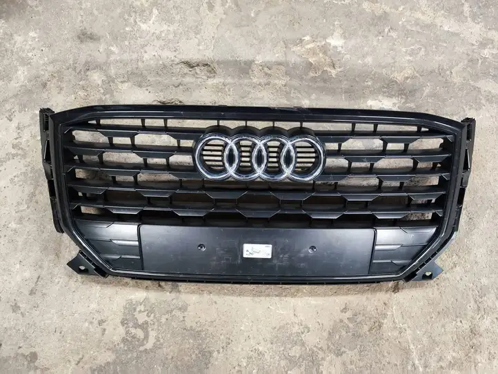 Audi Q2 - (2016 - ) 81a853651 Верхняя решетка радиатора — фото 1