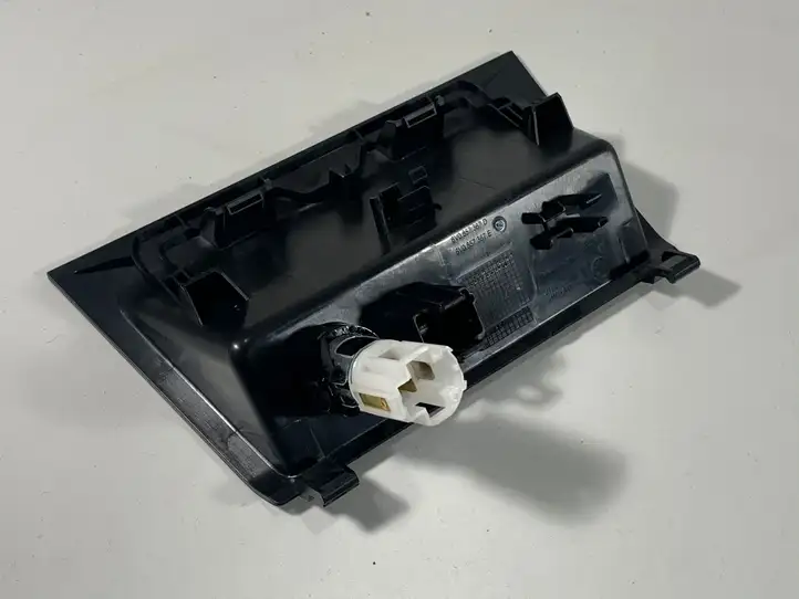 Skoda Fabia Mk3 (NJ) (2015 - 2021) 6V0857367D Накладка прикуривателя — фото 2