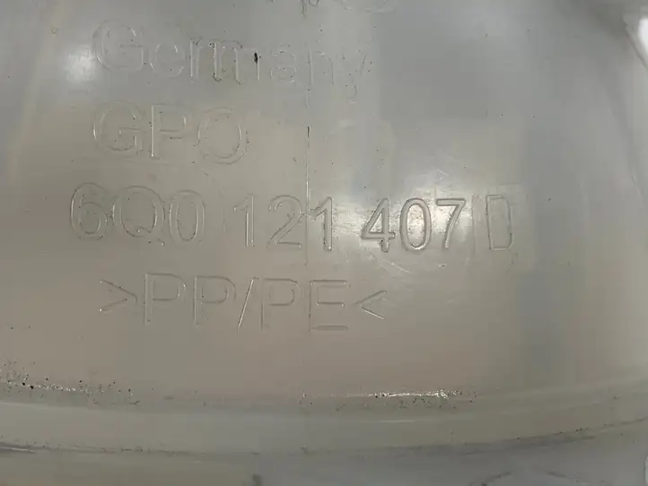 Skoda Fabia Mk3 (NJ) (2015 - 2021) 6Q0121407D Расширительный бачок — фото 2