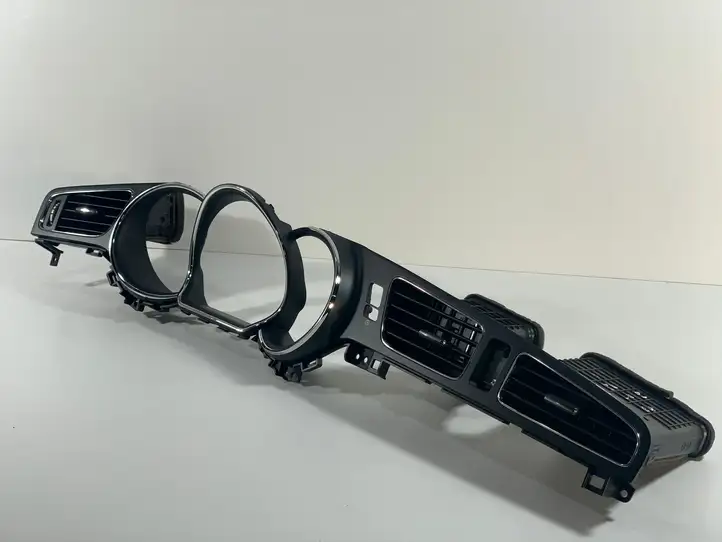 Kia Ceed (2012 - 2015) 84832A2000CR Центральный воздушный дефлектор — фото 1