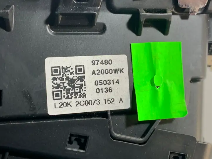 Kia Ceed (2012 - 2015) 84832A2000CR Центральный воздушный дефлектор — фото 4