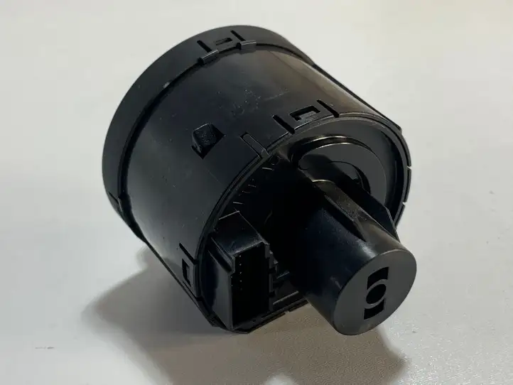 Skoda Octavia Mk3 (5E) (2013 - 2019) 5E0941431D Включатель фонарей — фото 2