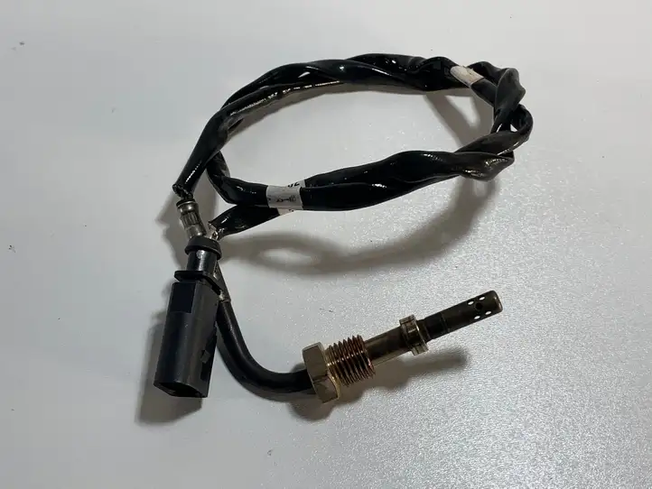 Skoda Octavia Mk3 (5E) (2013 - 2019) 04L906088K Датчик температуры выхлопных газов — фото 2