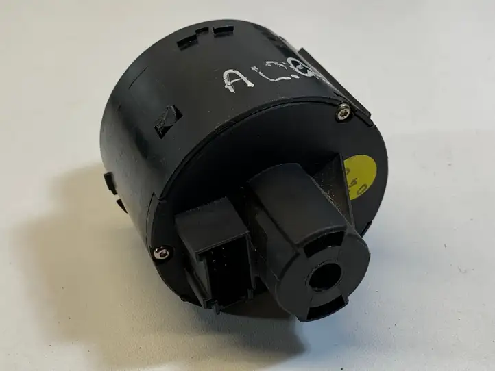 Seat Leon (1P) (2005 - 2012) 1P2941431B Включатель фонарей — фото 3