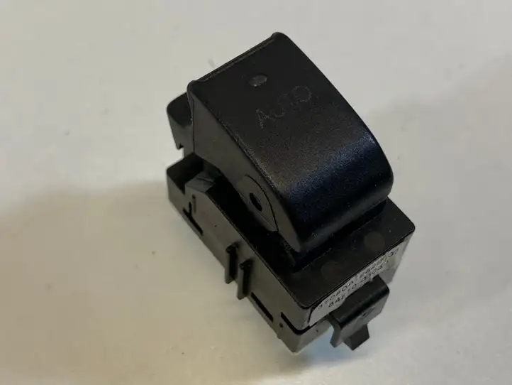 Toyota Avensis T250 (2003 - 2006) 8481005050 Блок кнопок стеклоподъемников — фото 1