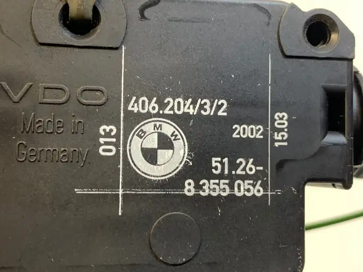 BMW X5 E53 (1999 - 2006) 8355056 Замок крышки топливного бака — фото 3