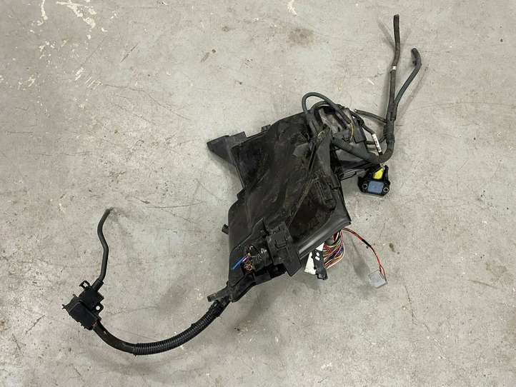 Lexus GS 250 300 350 300h 450h (2015 - 2020)  8264130320 Блок монтирования реле