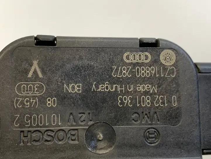 Volkswagen PASSAT B6 (2005 - 2010) 0132801363 Двигатель задвижки потока воздуха — фото 2