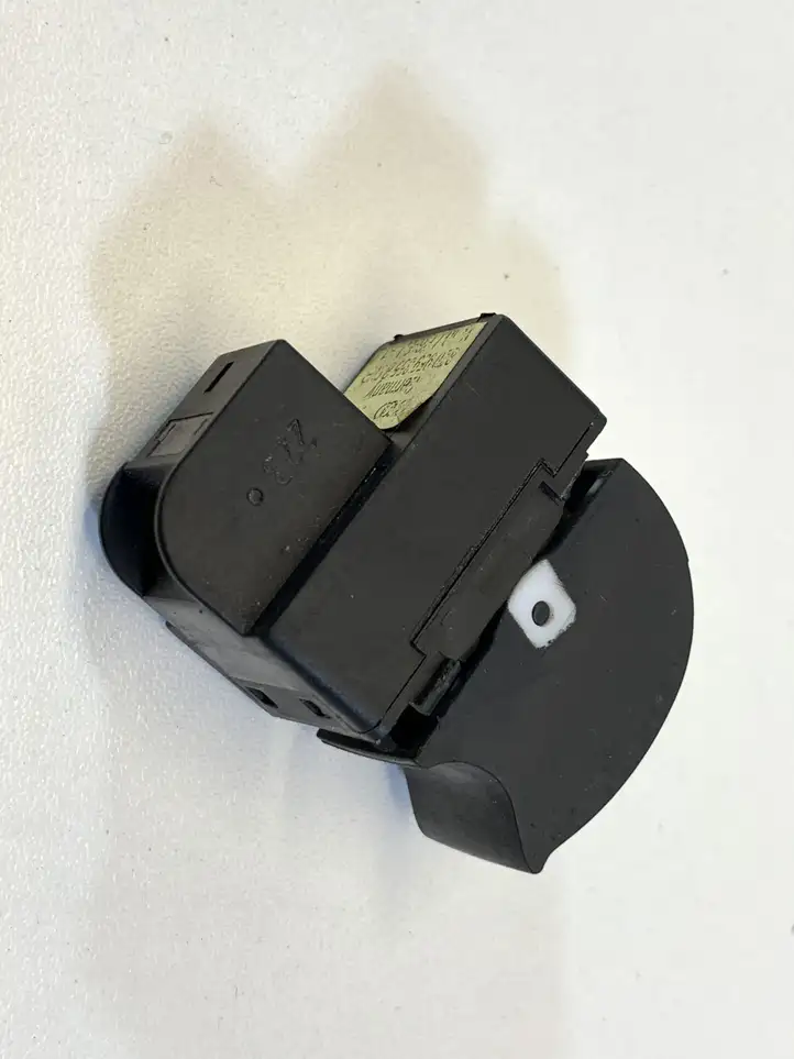 Audi A3/S3 8P (2004 - 2008) 8Z0959855B Кнопка стеклоподъемников — фото 3
