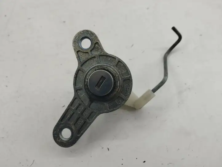 Maserati Quattroporte (2008 - 2012)  233330 Замок передней двери